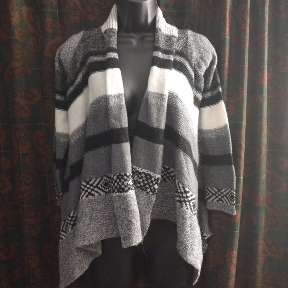 Route 66 Aztec Cardigan Cape Sweater Top - Size M (7/8) - NWOT